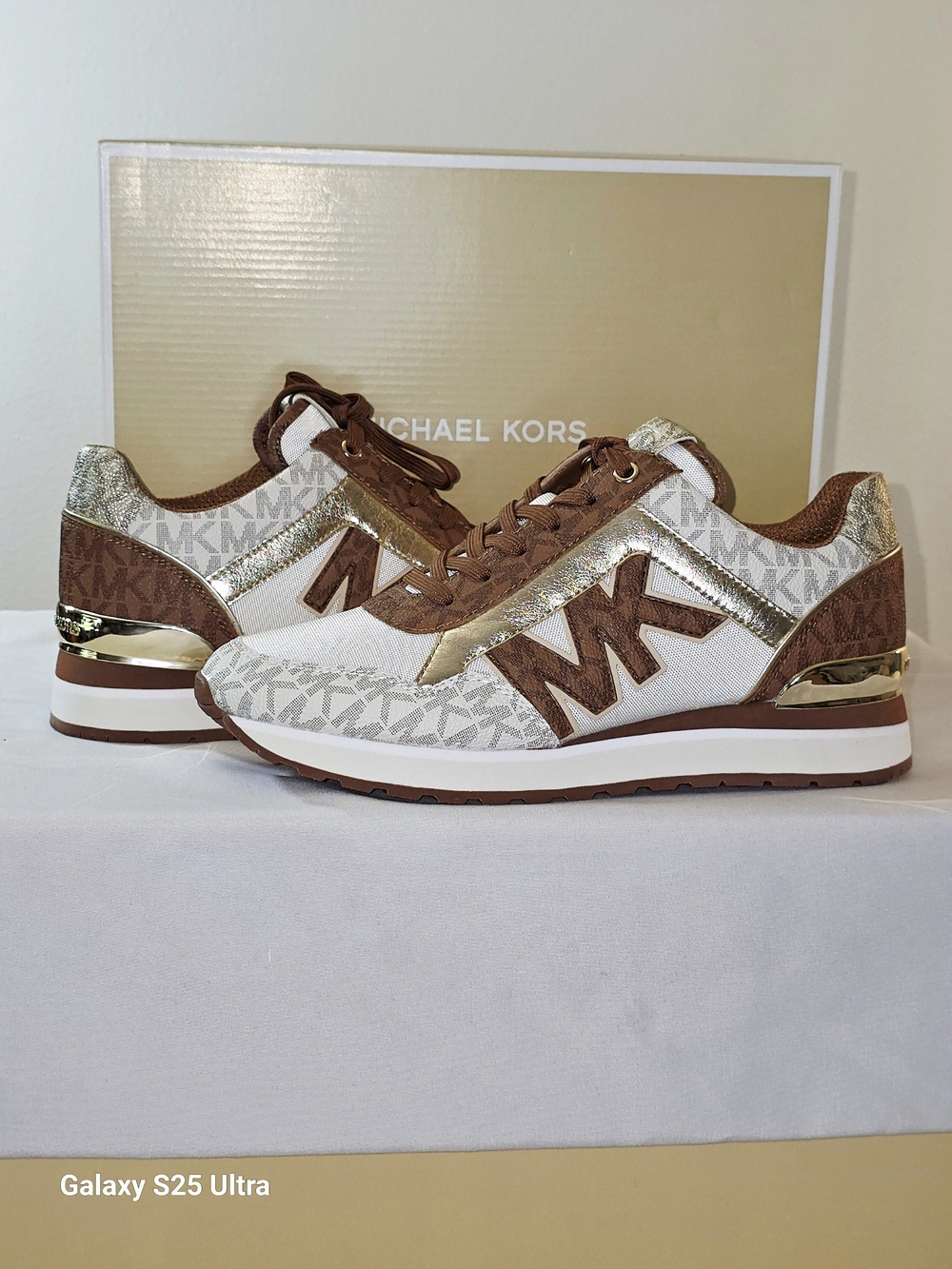 MICHAEL Michael Kors Maddy Two-Tone Logo and Mesh Trainer In Cream Size 7M - Picture 8 of 11